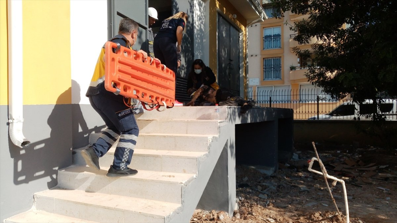 Adana'da arıza için trafoya giren işçi akıma kapıldı